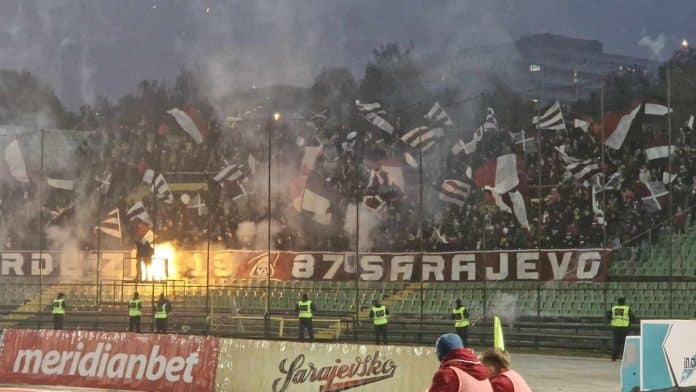 (VIDEO) Sjeverna tribina proslavila novu pobjedu sa igračima Sarajeva Video Sjeverna Tribina Proslavila Novu Pobjedu Sa Igracima Sarajeva