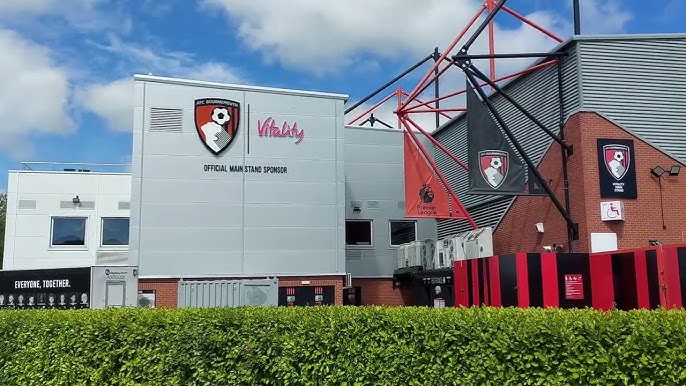 Mladi defanzivac dolazi na stadion Mladi Defanzivac Dolazi Na Stadion Vitality