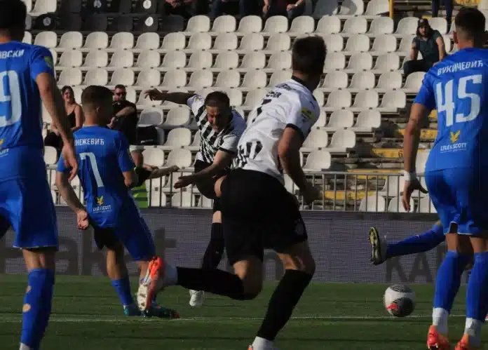Partizan I Ofk U Se Ispucali U Nekoliko Minuta Za