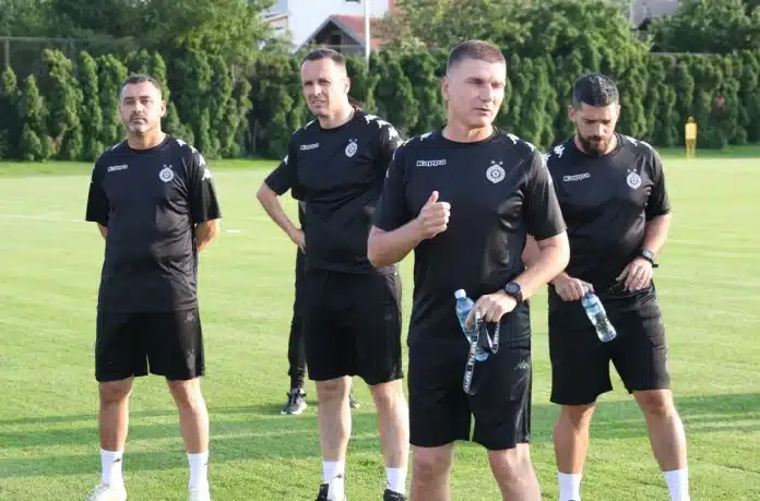 CRNO-BELI SAZNALI RIVALA: Ukoliko Partizan prođe AEK , igra protiv Crno Beli Saznali Rivala Ukoliko Partizan Prode Aek Igra Protiv