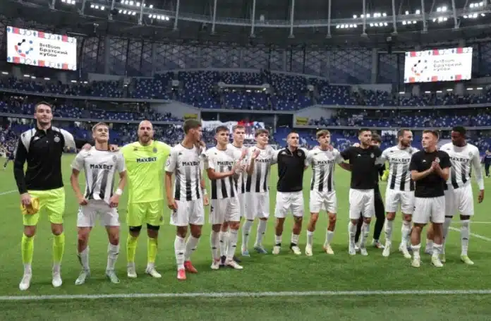 PUTUJU U LARNAKU: Partizan imao važno obaveštenje za navijače Putuju U Larnaku Partizan Imao Vazno Obavestenje Za Navijace