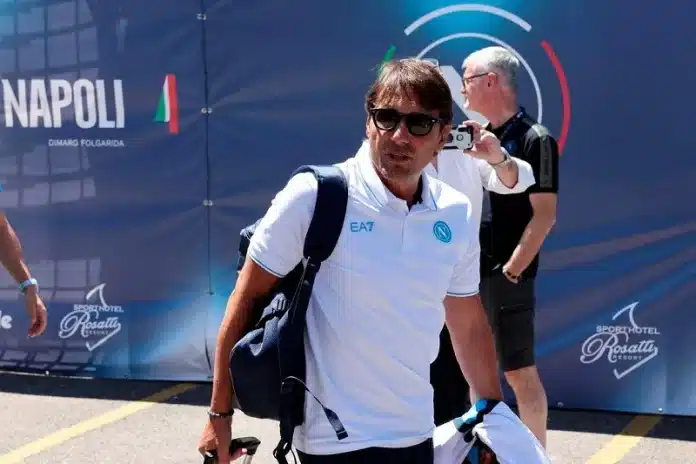 ZVANIČNO: Napoli doveo napadača iz Mančester junajteda!