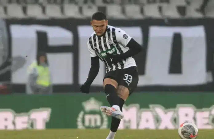 DONOSI ZARADU CRNO-BELIMA: Zaboravljeni Arijaga sada pred transferom karijere!?