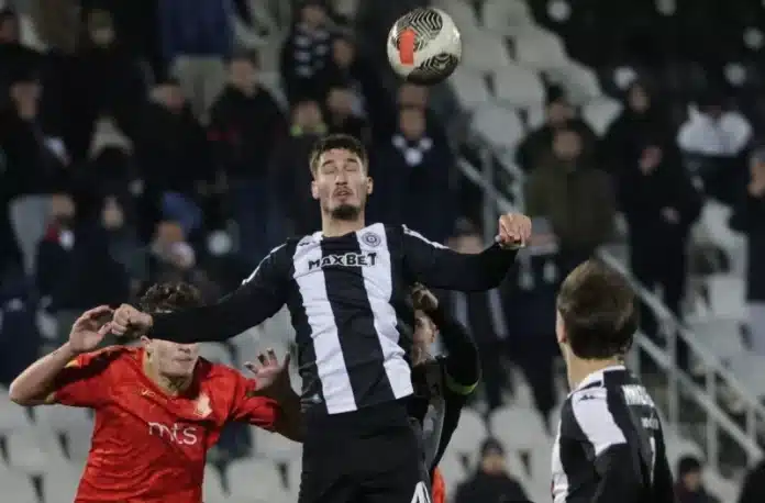 Partizanu stiže ponuda za Simića, ali ne iz Premijer lige!