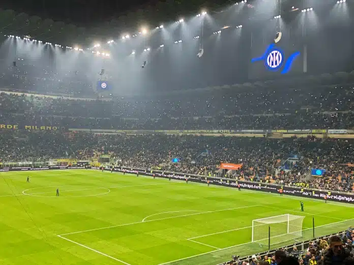 PONUDA KOJU VUČICA NEĆE ODBITI: Inter kupuje zvezdu Rome za